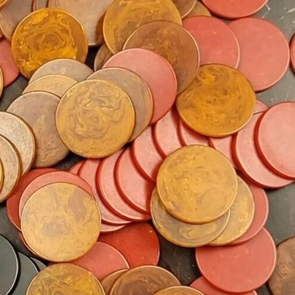 Vintage Bakelite Marbled‎ Poker Chip set Red, Black And Butterscotch Total 156